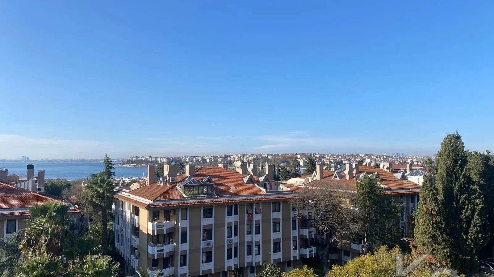 Academy Fenerbahçe Kalamış Caddesi Üzerinde Prestijli Bina Deniz Manzaralı 125m2 Net 3+1 Satılık