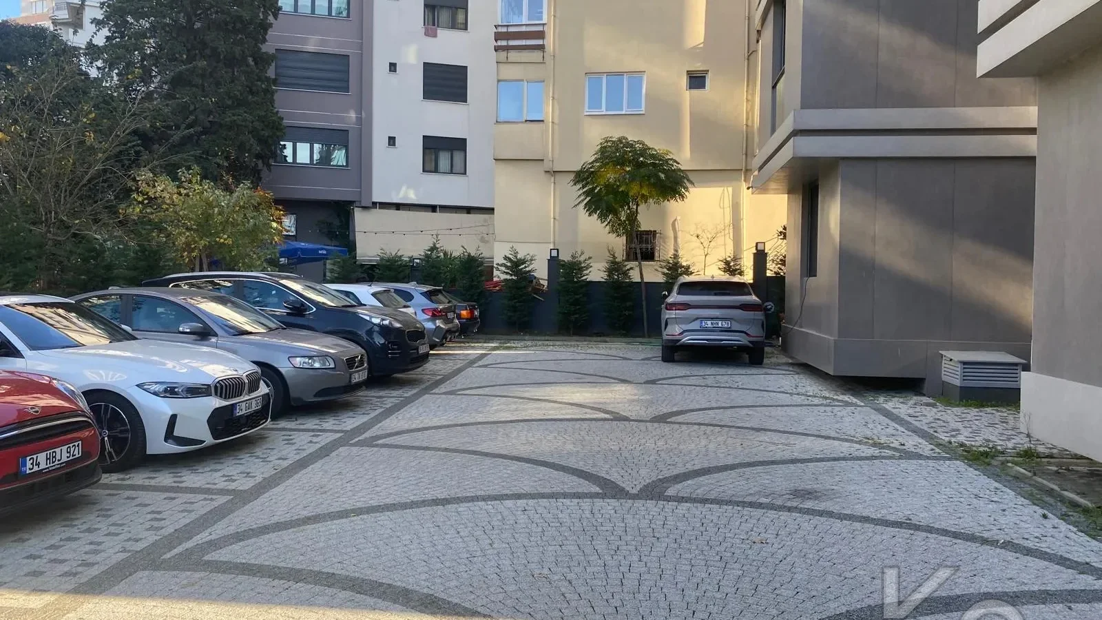 Academy Fenerbahçe Kalamış Caddesi Üzerinde Prestijli Bina Deniz Manzaralı 125m2 Net 3+1 Satılık