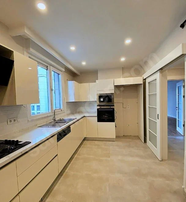 Caddebostan'da Sahile Yakın Net 125 M2 3+1 Sıfır Satılık Daire