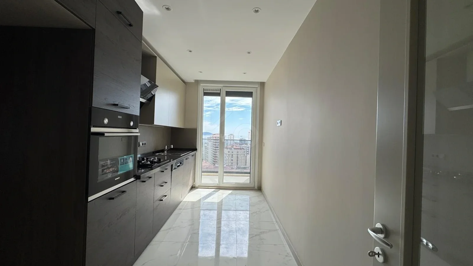 Lacivertcadde Bostancıda Sıfır 80 M² Net 2+1