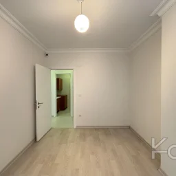 Laci̇vert Cadde Kozyataği 3+1 Balkonlu 92m² Net