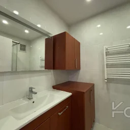 Laci̇vert Cadde Kozyataği 3+1 Balkonlu 92m² Net