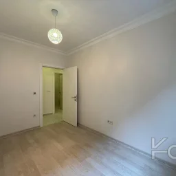 Laci̇vert Cadde Kozyataği 3+1 Balkonlu 92m² Net