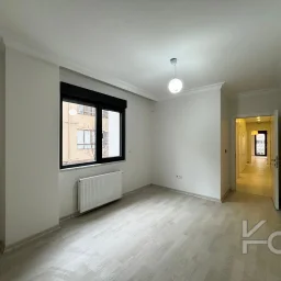Laci̇vert Cadde Kozyataği 3+1 Balkonlu 92m² Net