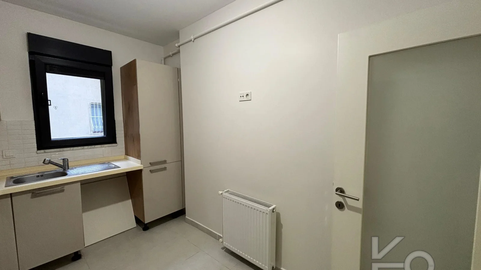 Laci̇vert Cadde Kozyataği 3+1 Balkonlu 92m² Net