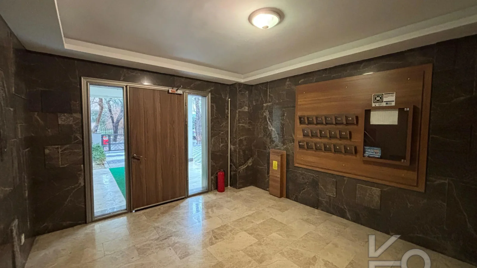 Laci̇vert Cadde Kozyataği 3+1 Balkonlu 92m² Net