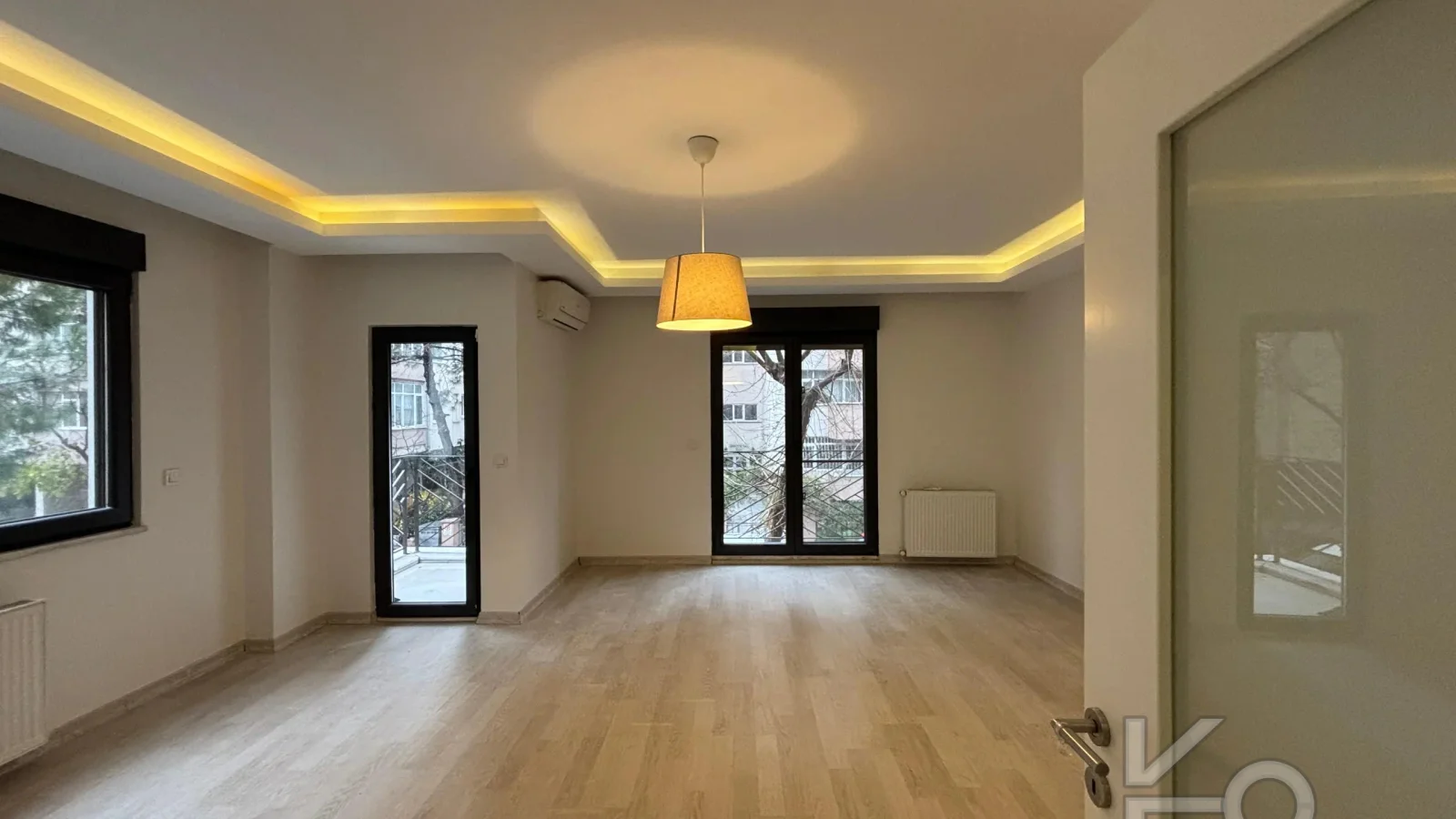 Laci̇vert Cadde Kozyataği 3+1 Balkonlu 92m² Net