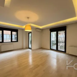 Laci̇vert Cadde Kozyataği 3+1 Balkonlu 92m² Net
