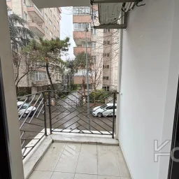 Laci̇vert Cadde Kozyataği 3+1 Balkonlu 92m² Net