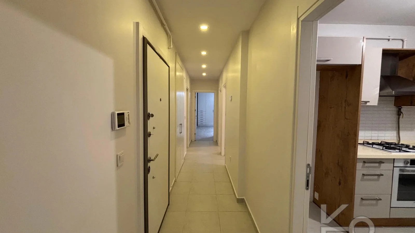 Laci̇vert Cadde Kozyataği 3+1 Balkonlu 92m² Net