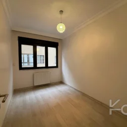 Laci̇vert Cadde Kozyataği 3+1 Balkonlu 92m² Net