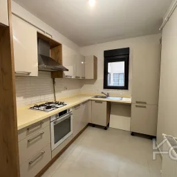 Laci̇vert Cadde Kozyataği 3+1 Balkonlu 92m² Net