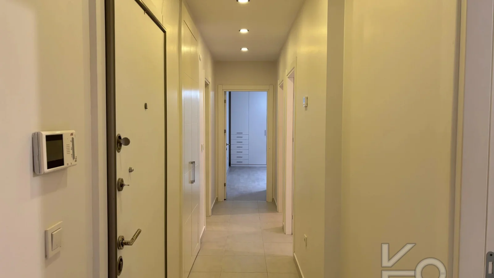 Laci̇vert Cadde Kozyataği 3+1 Balkonlu 92m² Net