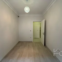 Laci̇vert Cadde Kozyataği 3+1 Balkonlu 92m² Net