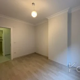 Laci̇vert Cadde Kozyataği 3+1 Balkonlu 92m² Net