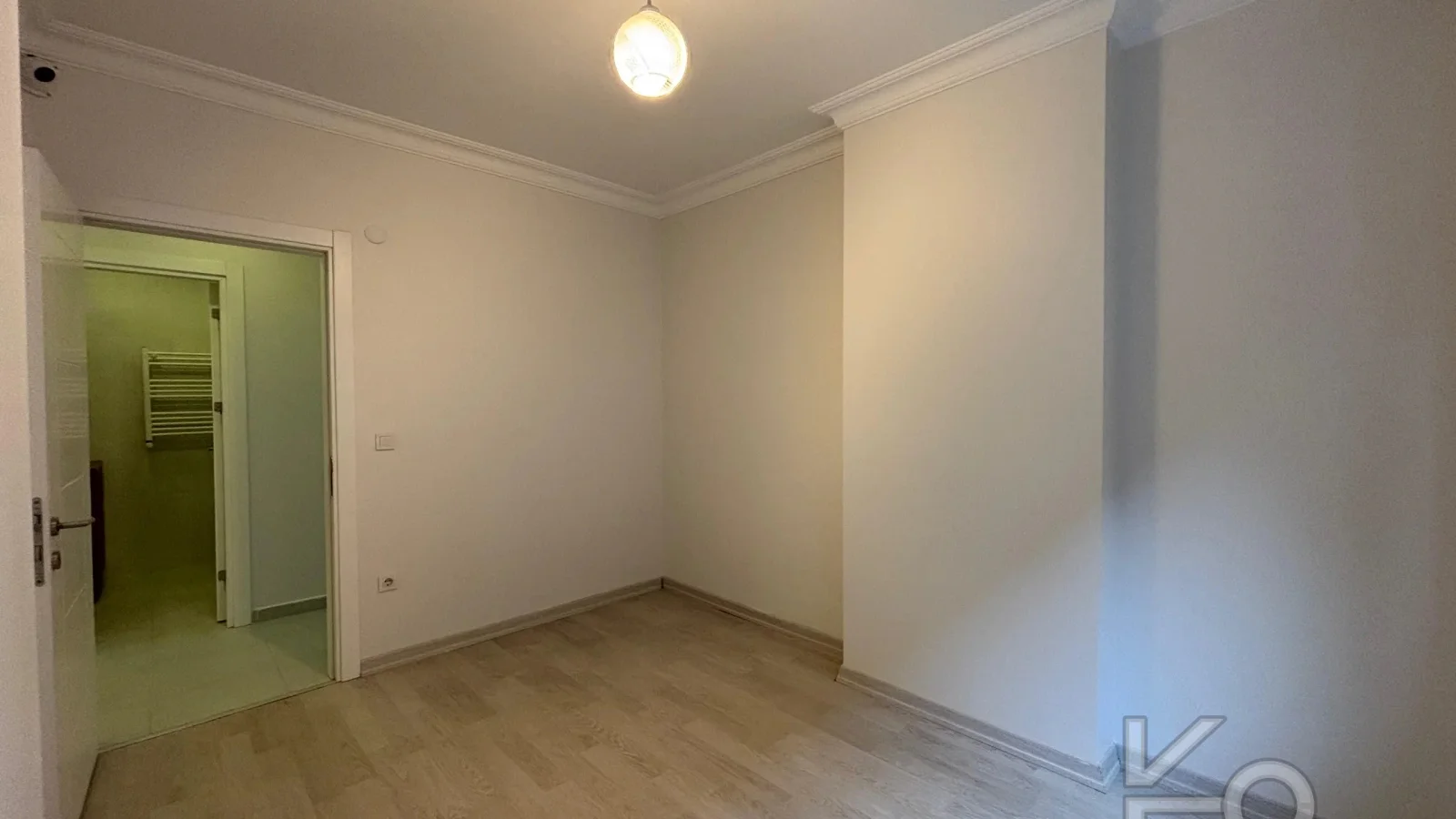 Laci̇vert Cadde Kozyataği 3+1 Balkonlu 92m² Net