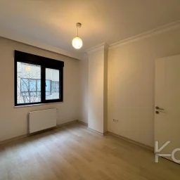 Laci̇vert Cadde Kozyataği 3+1 Balkonlu 92m² Net