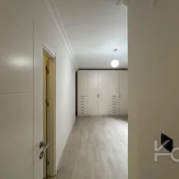 Laci̇vert Cadde Kozyataği 3+1 Balkonlu 92m² Net