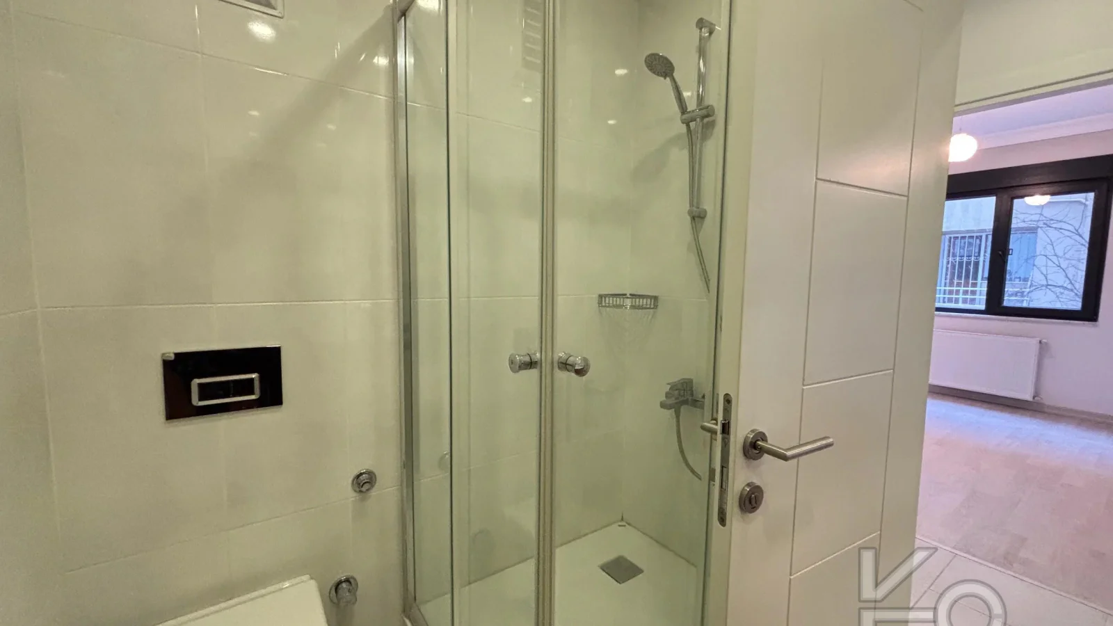 Laci̇vert Cadde Kozyataği 3+1 Balkonlu 92m² Net
