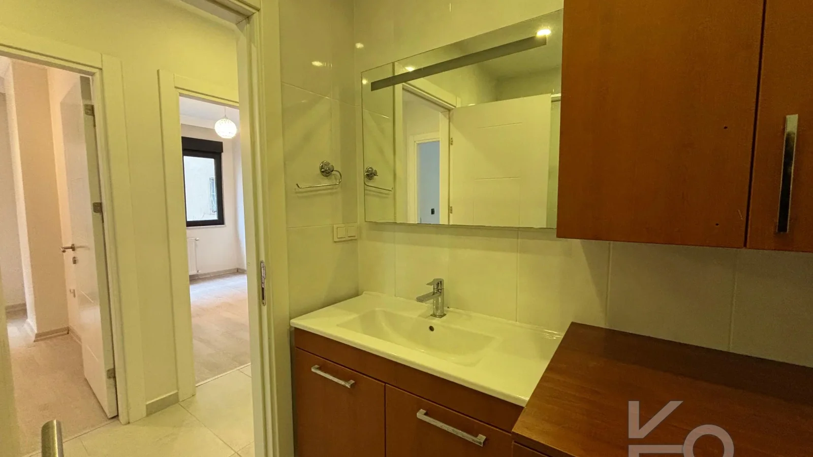 Laci̇vert Cadde Kozyataği 3+1 Balkonlu 92m² Net