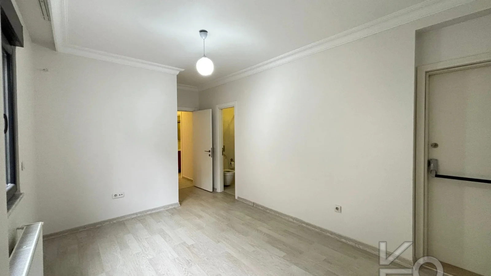 Laci̇vert Cadde Kozyataği 3+1 Balkonlu 92m² Net
