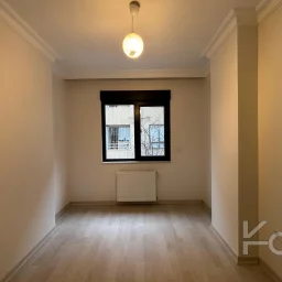 Laci̇vert Cadde Kozyataği 3+1 Balkonlu 92m² Net