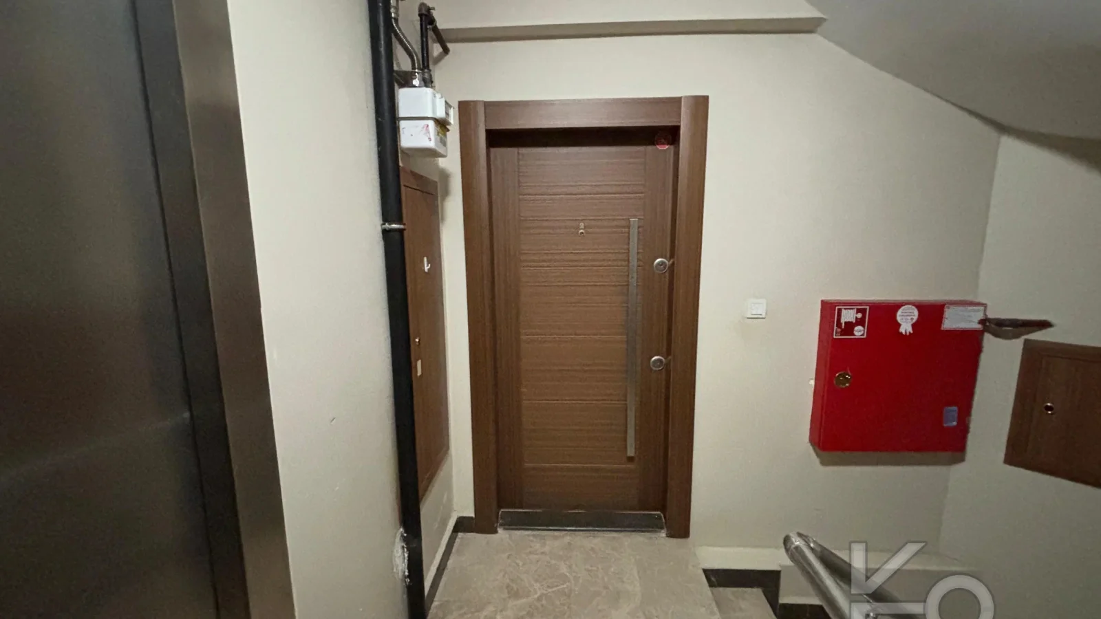 Laci̇vert Cadde Kozyataği 3+1 Balkonlu 92m² Net
