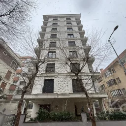 Laci̇vert Cadde Kozyataği 3+1 Balkonlu 92m² Net