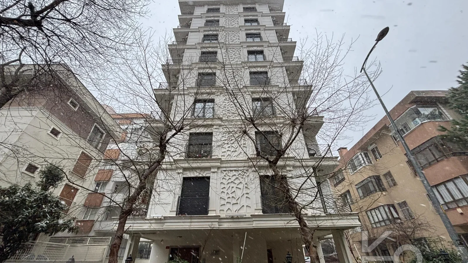 Laci̇vert Cadde Kozyataği 3+1 Balkonlu 92m² Net