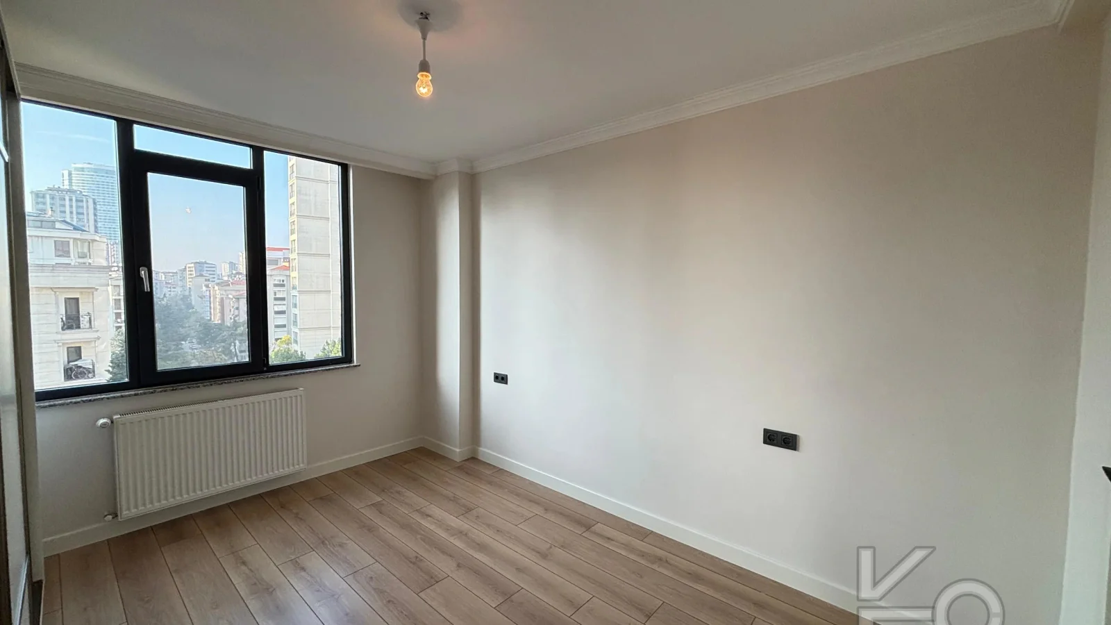 Laci̇vert Cadde Caddebostan 2+1 Kısmi Deni̇z Manzaralı 75 M² Ebeveyn Banyolu