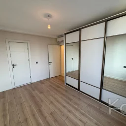 Laci̇vert Cadde Caddebostan 2+1 Kısmi Deni̇z Manzaralı 75 M² Ebeveyn Banyolu