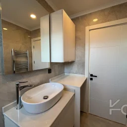 Laci̇vert Cadde Caddebostan 2+1 Kısmi Deni̇z Manzaralı 75 M² Ebeveyn Banyolu