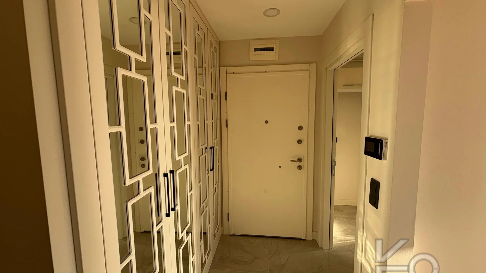 Laci̇vert Cadde Caddebostan 2+1 Kısmi Deni̇z Manzaralı 75 M² Ebeveyn Banyolu