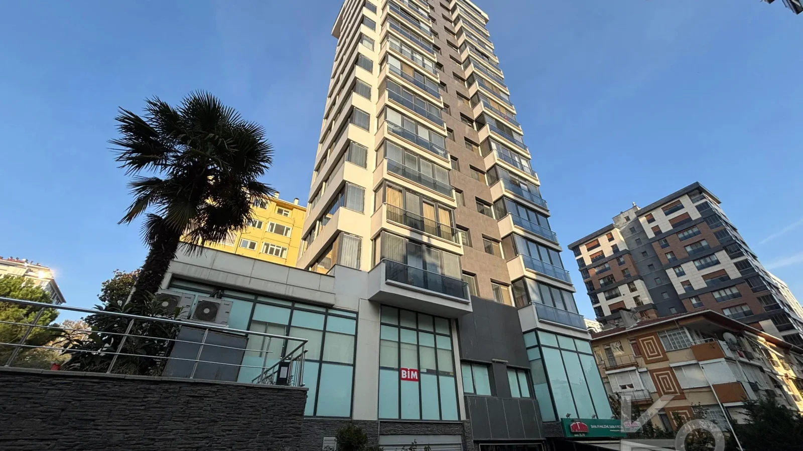 Laci̇vert Cadde Caddebostan 2+1 Kısmi Deni̇z Manzaralı 75 M² Ebeveyn Banyolu