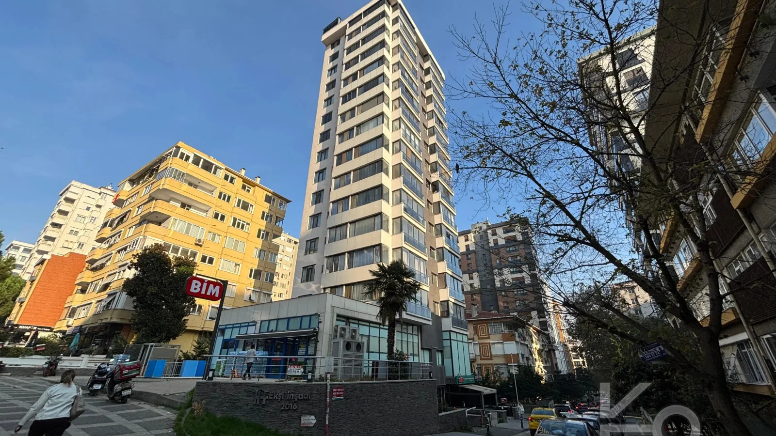 Laci̇vert Cadde Caddebostan 2+1 Kısmi Deni̇z Manzaralı 75 M² Ebeveyn Banyolu