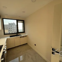 Laci̇vert Cadde Caddebostan 2+1 Kısmi Deni̇z Manzaralı 75 M² Ebeveyn Banyolu