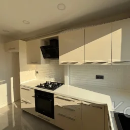 Laci̇vert Cadde Caddebostan 2+1 Kısmi Deni̇z Manzaralı 75 M² Ebeveyn Banyolu