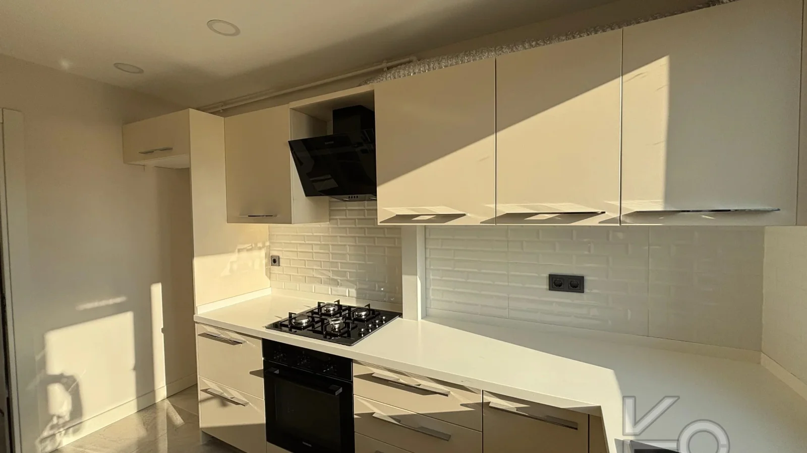 Laci̇vert Cadde Caddebostan 2+1 Kısmi Deni̇z Manzaralı 75 M² Ebeveyn Banyolu