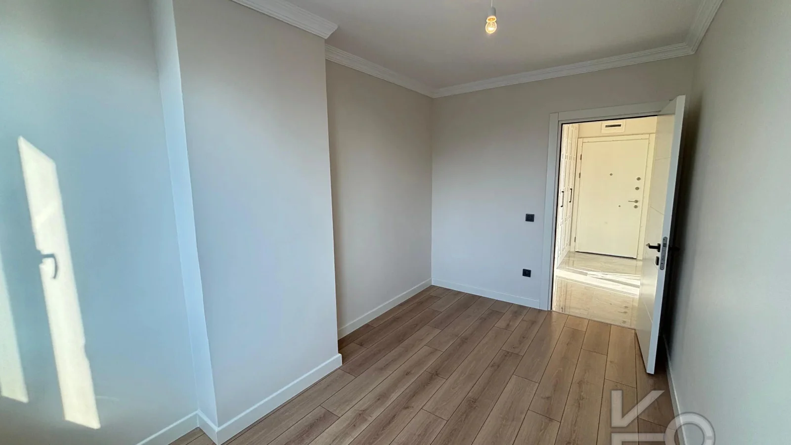 Laci̇vert Cadde Caddebostan 2+1 Kısmi Deni̇z Manzaralı 75 M² Ebeveyn Banyolu