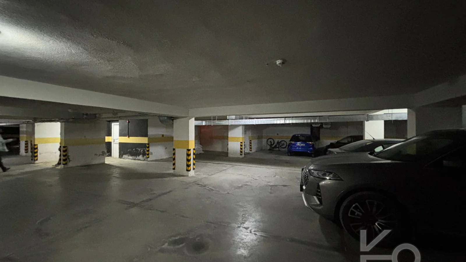 Laci̇vert Cadde Caddebostan 2+1 Kısmi Deni̇z Manzaralı 75 M² Ebeveyn Banyolu