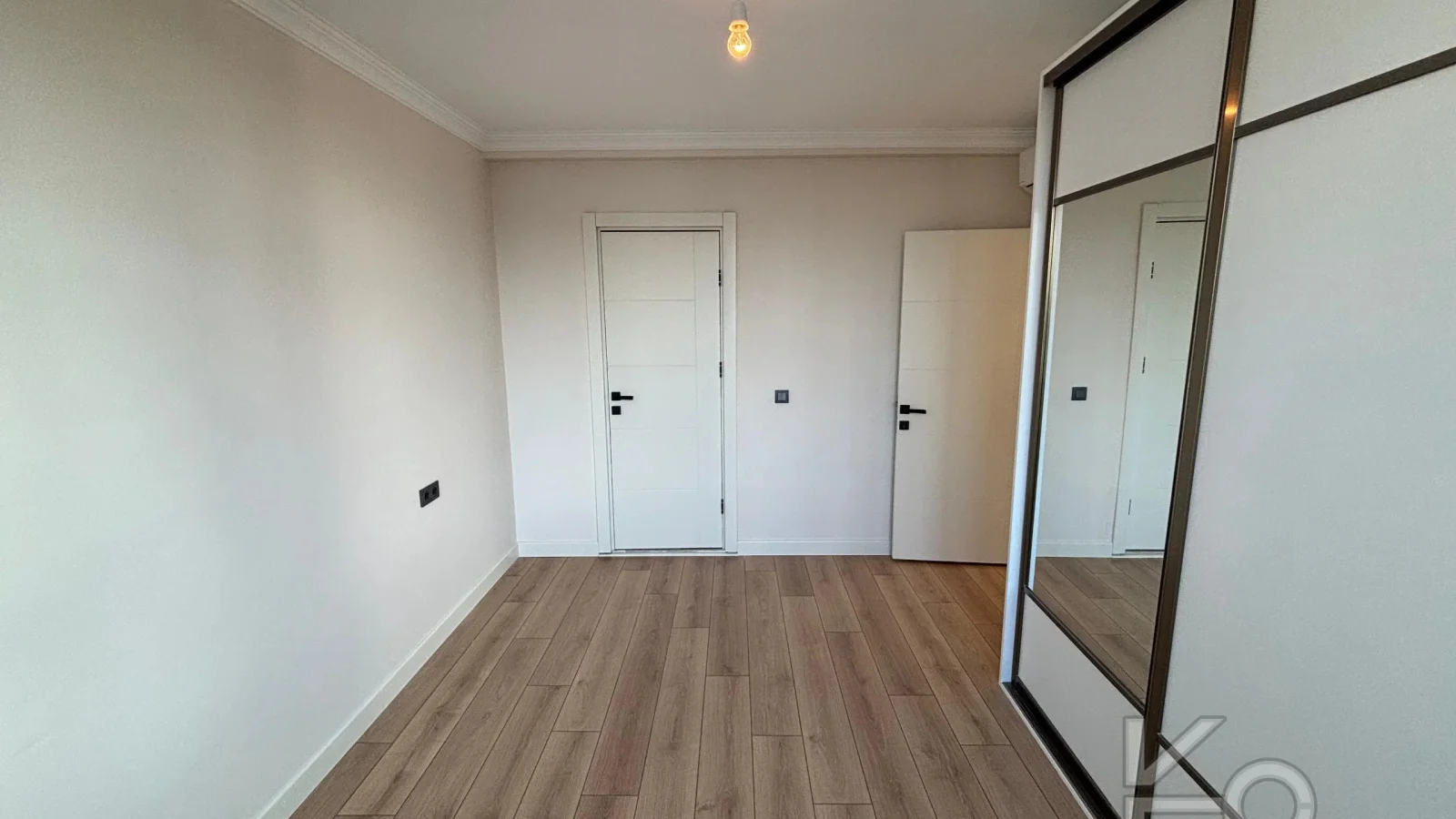 Laci̇vert Cadde Caddebostan 2+1 Kısmi Deni̇z Manzaralı 75 M² Ebeveyn Banyolu
