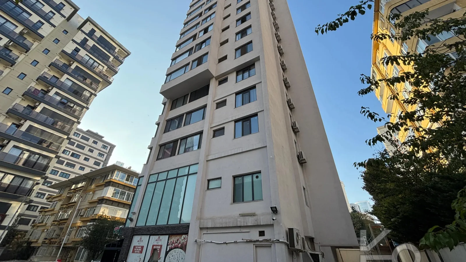 Laci̇vert Cadde Caddebostan 2+1 Kısmi Deni̇z Manzaralı 75 M² Ebeveyn Banyolu