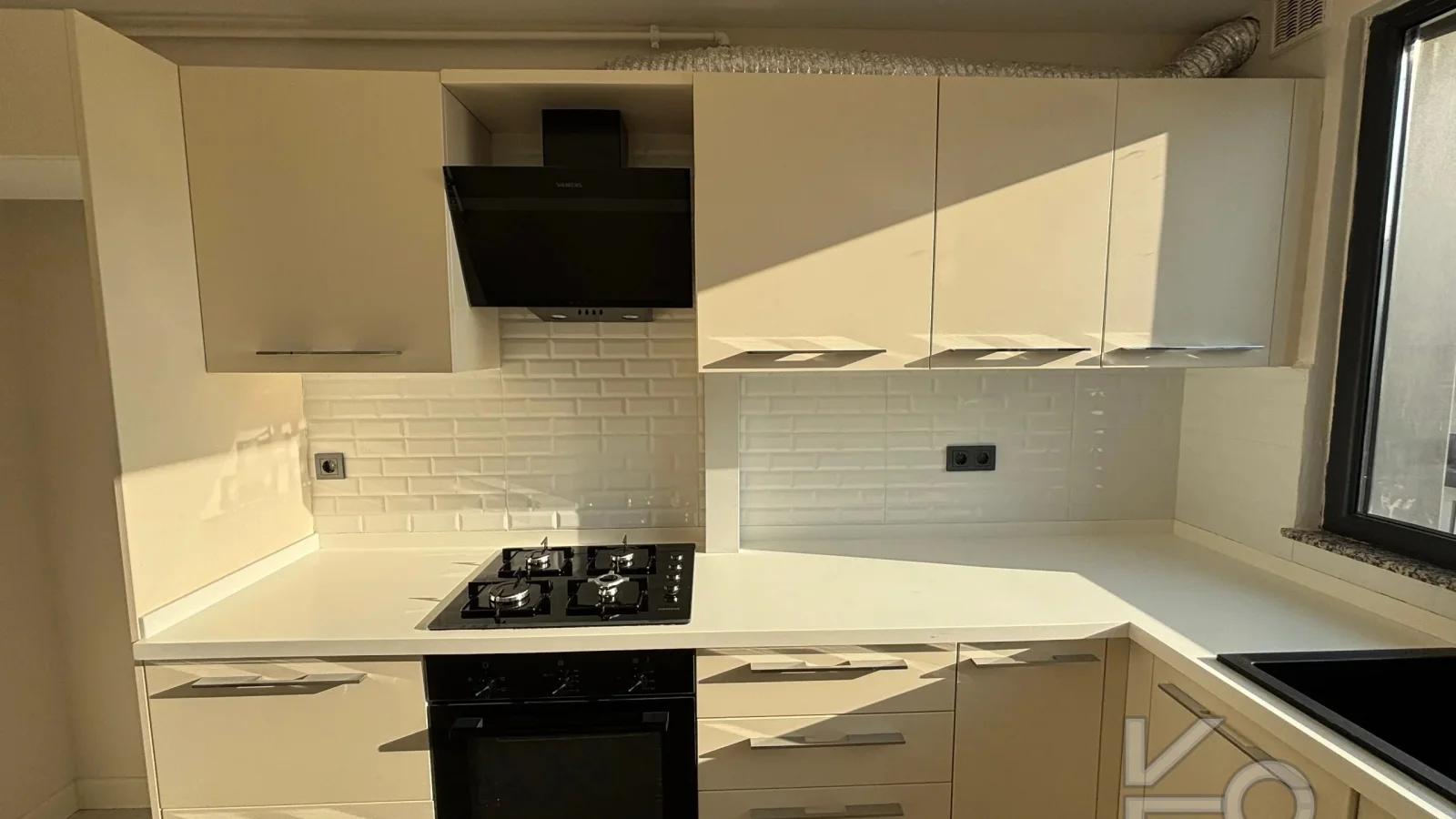Laci̇vert Cadde Caddebostan 2+1 Kısmi Deni̇z Manzaralı 75 M² Ebeveyn Banyolu