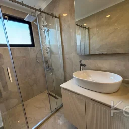 Laci̇vert Cadde Caddebostan 2+1 Kısmi Deni̇z Manzaralı 75 M² Ebeveyn Banyolu
