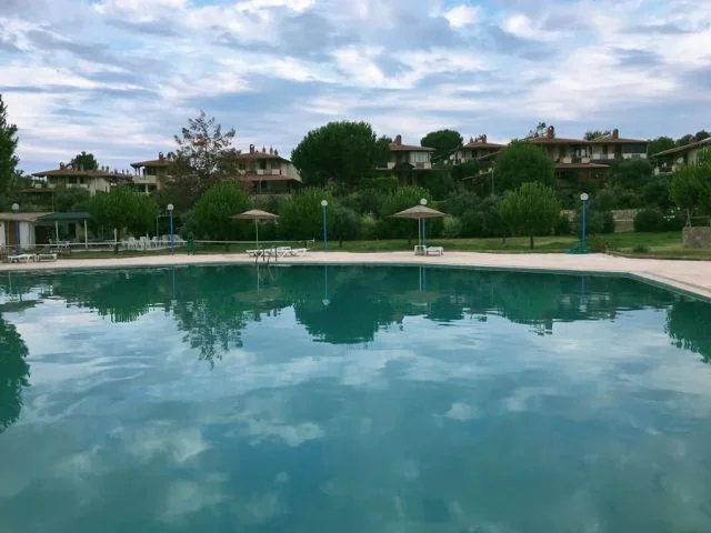 Mutluol Proje'den Milas Lalekent Sit Plajlı Havuzlu 2+1