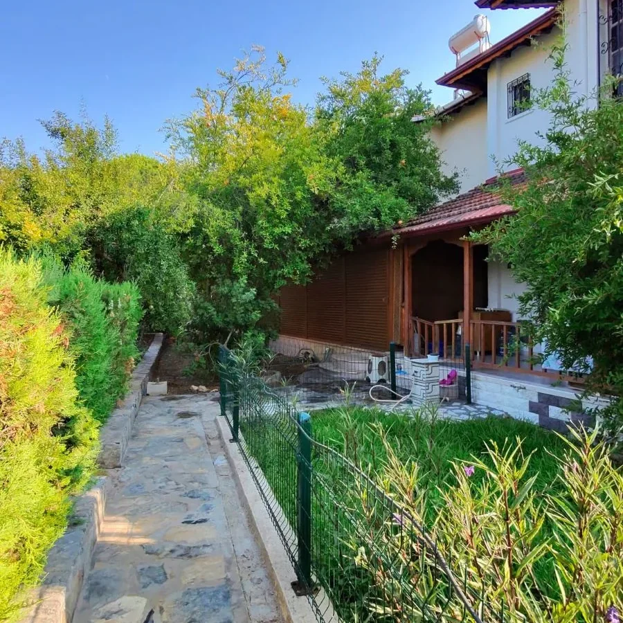 Mutluol Proje'den Milas Lalekent Sit Plajlı Havuzlu 2+1