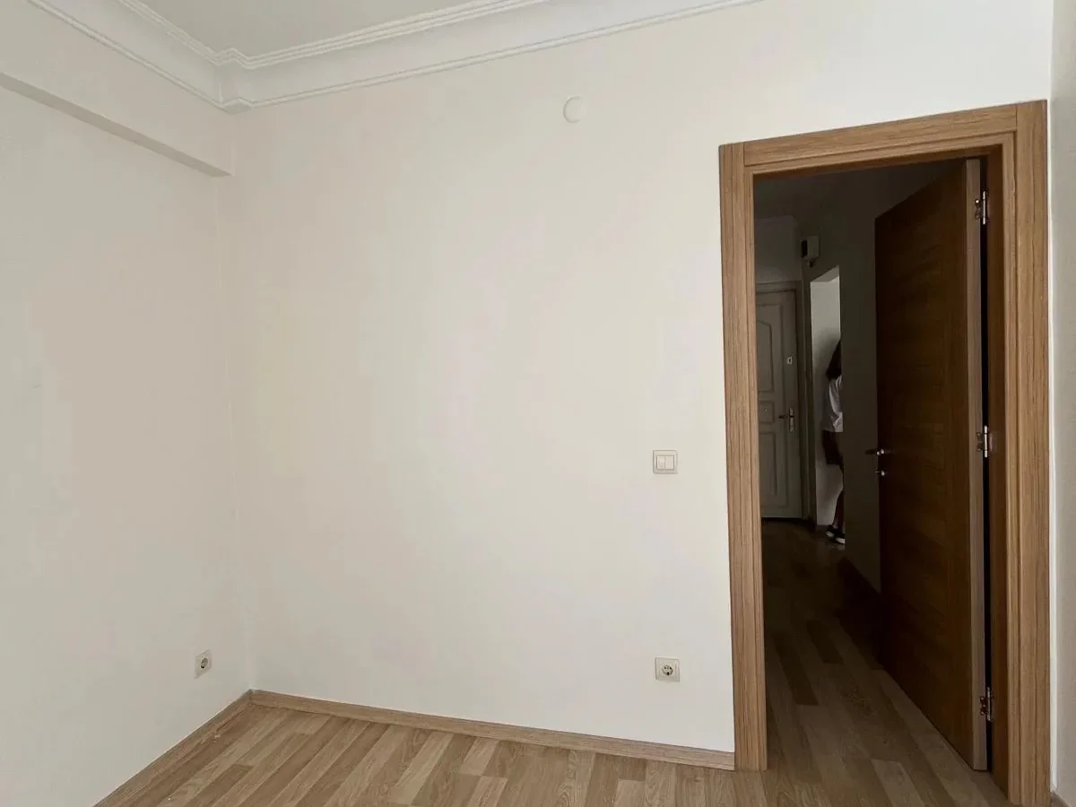 Laci̇vert Cadde Moda'da Yatirim Firsati Dai̇re 75m²net 2+1