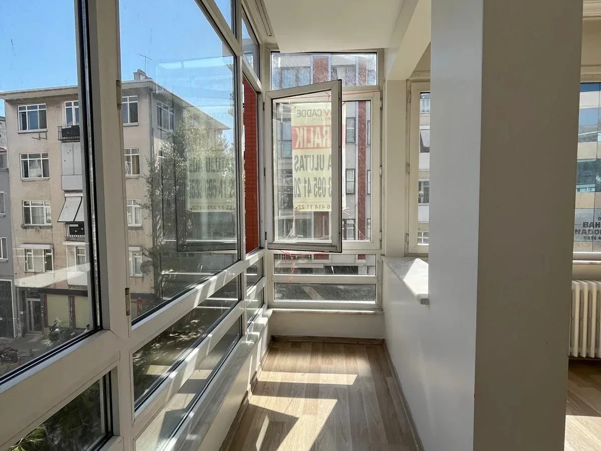 Laci̇vert Cadde Moda'da Yatirim Firsati Dai̇re 75m²net 2+1