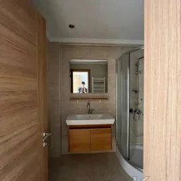 Laci̇vert Cadde Moda'da Yatirim Firsati Dai̇re 75m²net 2+1