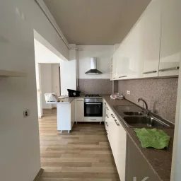 Laci̇vert Cadde Moda'da Yatirim Firsati Dai̇re 75m²net 2+1